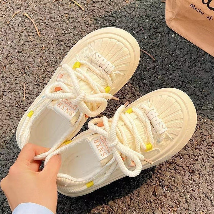 Damen Sportliche Plateau-Sneaker mit farbenfrohen Akzenten und robustem Obermaterial Drune