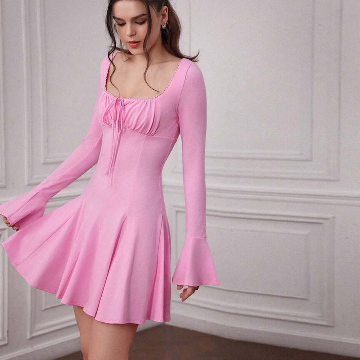Damen gerafftes Skater-Minikleid mit Bustier-Tie, taillierter Schnitt und ausgestellten Glockenärmeln Drune