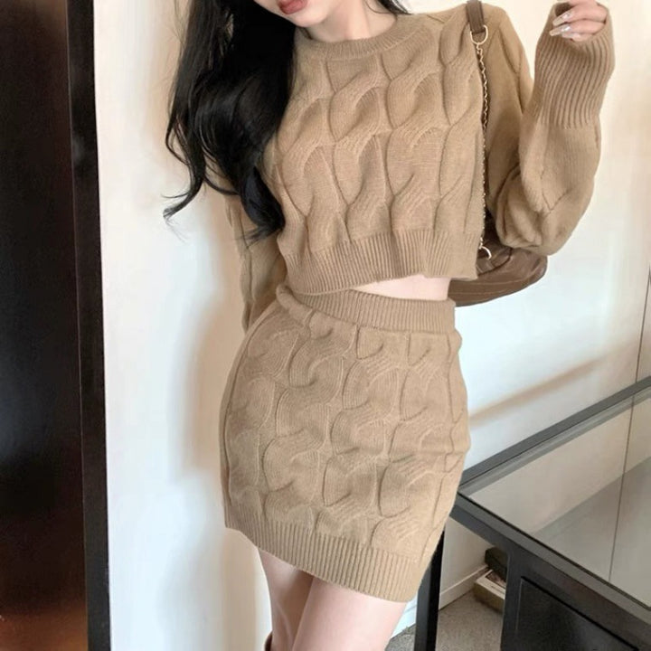 Damen Strickensemble mit cropped Oberteil und tailliertem Rock Drune