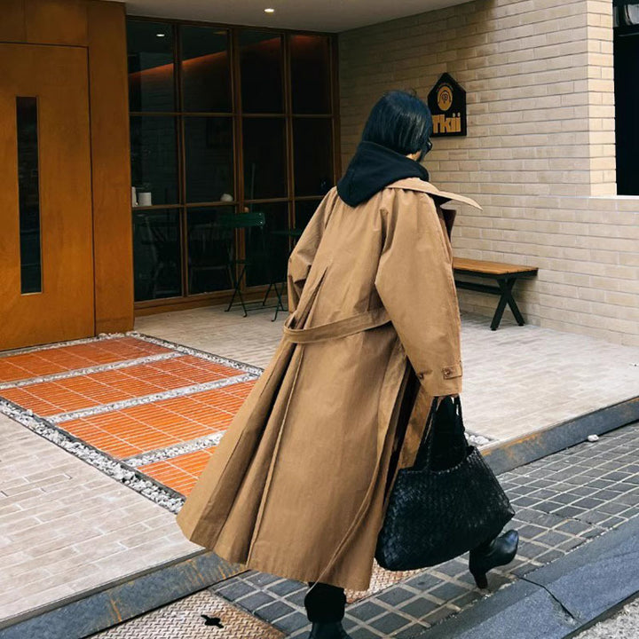 Damen Maxilanger Trenchcoat mit übergroßer Schulterpasse, Taillengürtel und voluminösen Ärmeln Drune