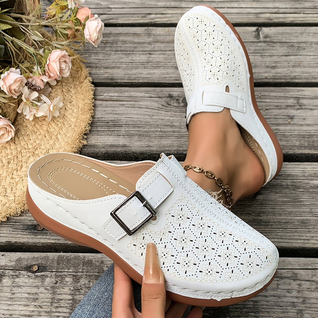 Damen Komfort-Mule mit verstellbarem Schnallenriemen und ornamentaler Lochprägung Drune