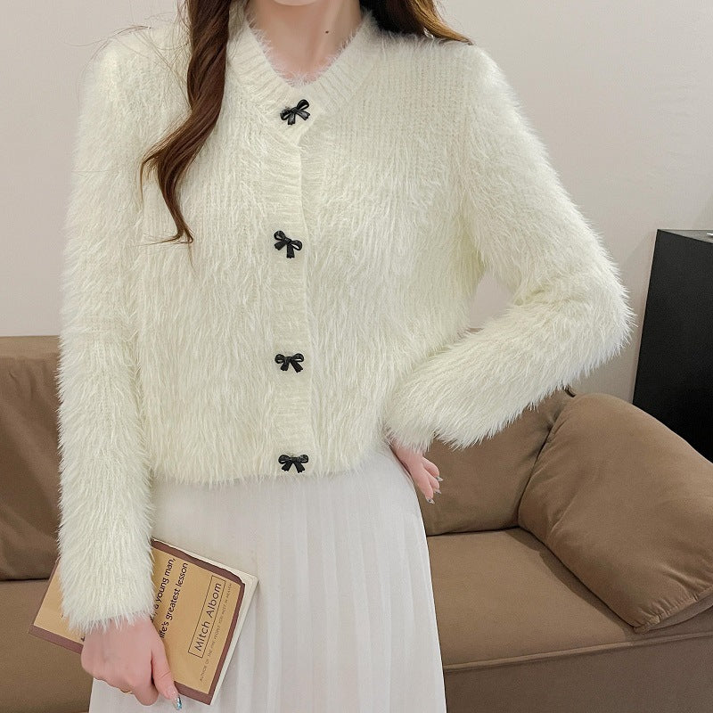 Damen flauschige Strickjacke mit dekorativen Schleifenknöpfen Drune