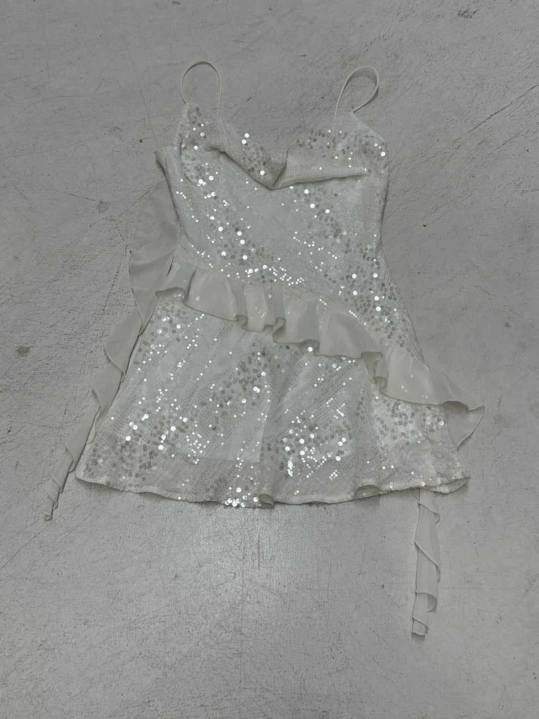Damen funkelndes Minikleid mit Rüschendetails und verzierten Pailletten Drune