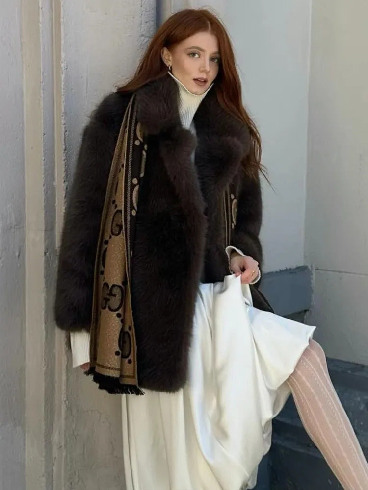 Damen Luxuriöse Fuchsimitatjacke mit elegantem Schnitt Drune