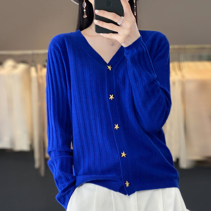 Damen Leichter V‑Ausschnitt-Cardigan mit strukturierter Längsrippe und Sternknöpfen Drune