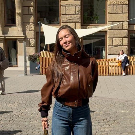 Damen Kurz geschnittener Lederblouson mit hohem Stehkragen und Ballonärmeln Drune
