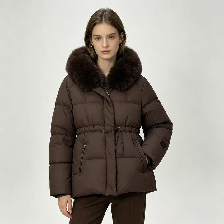 Damen nan kurze wattierte Steppjacke mit Kordelzugtaillierung und voluminösem Fellkragen Drune