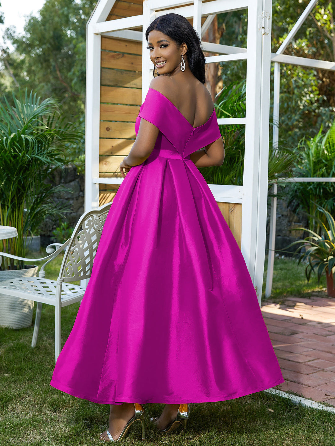 Damen Abendkleid mit schulterfreien Ärmeln und schmeichelndem Schnitt Drune