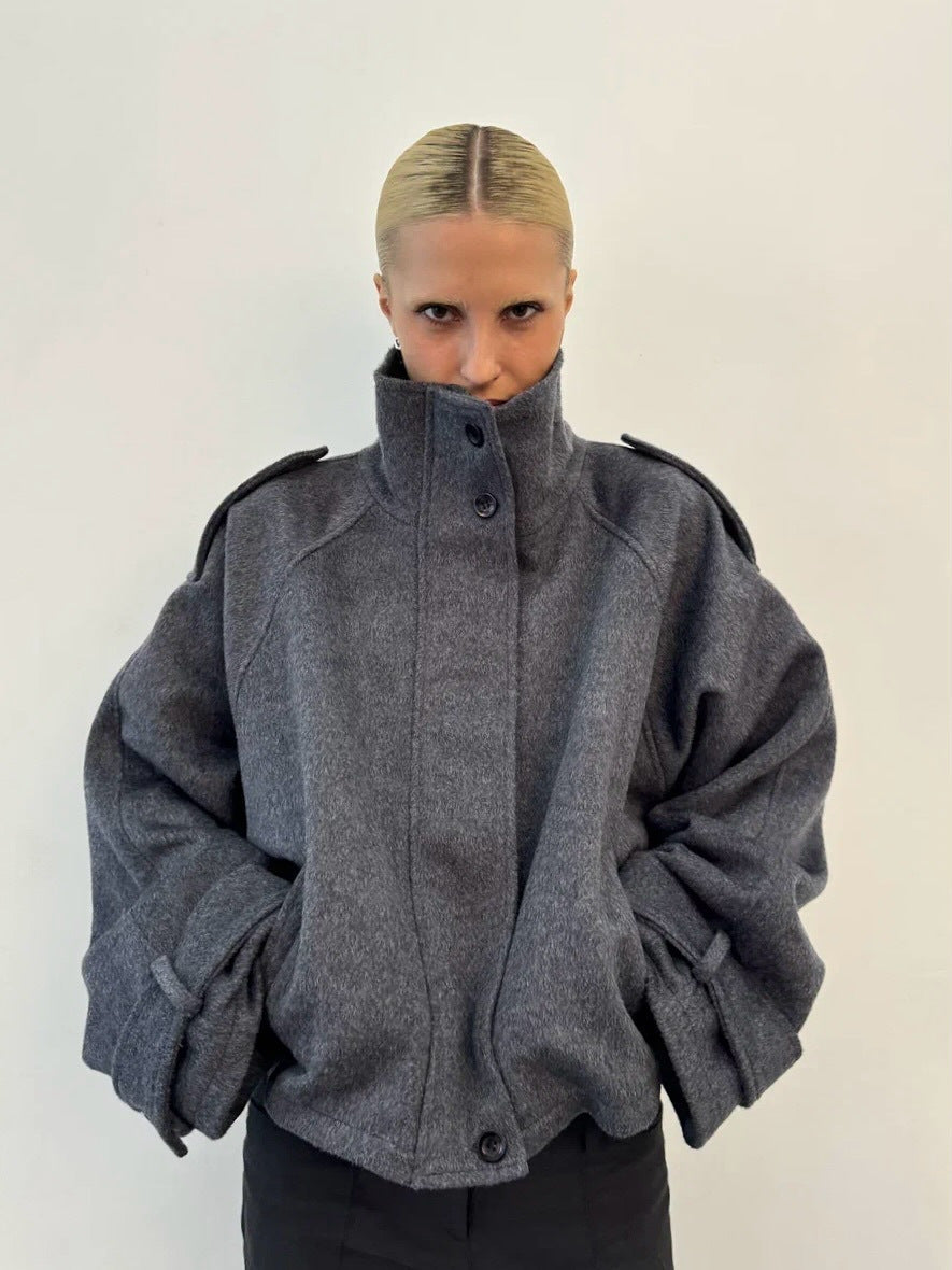 Damen Kurze Oversize Wolljacke mit Stehkragen und Schulterklappen Drune