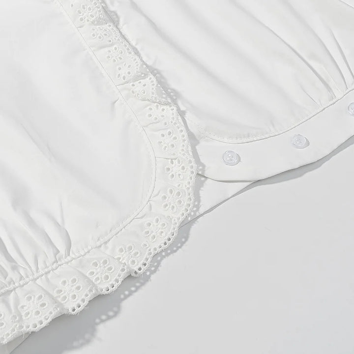 Damen nan kurz geschnittene Spitzenbluse mit Stehkragen, geraffter Taille und Volantärmeln Drune