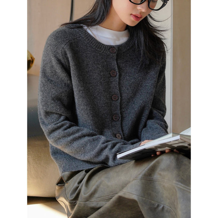 Damen Kurze Knopfleisten-Strickjacke aus flauschigem Wollmix mit Rundhalsausschnitt Drune