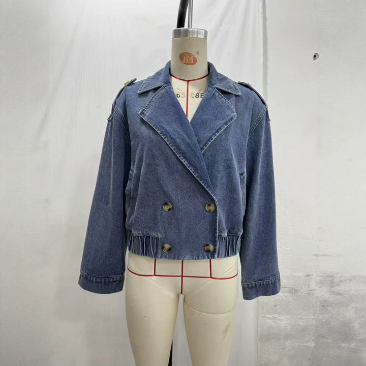 Damen Cropped Jeansjacke im Trench‑Stil mit doppelreihiger Knopfleiste und Schulterklappen Drune