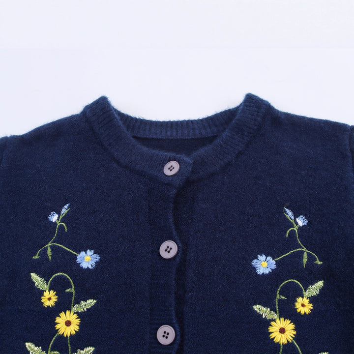 Damen Strickjacke mit floralem Stickdesign und dekorativen Knöpfen Drune