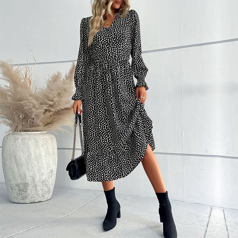 Damen Midikleid in Wickeloptik mit V-Ausschnitt, geraffter Taille und Volantstufe Drune