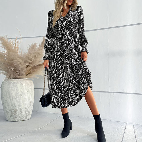 Damen Midikleid in Wickeloptik mit V-Ausschnitt, geraffter Taille und Volantstufe Drune