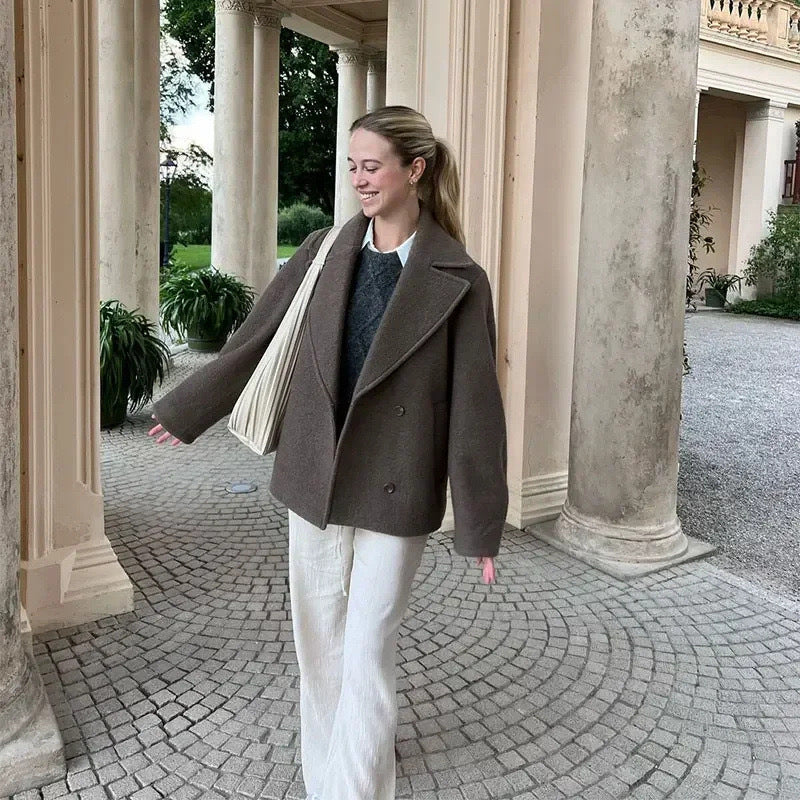 Damen modische Shortjacke mit breitem Revers und Knopfverschluss Drune