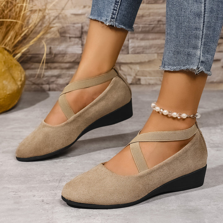 Damen  minimalistische Samt-Ballerina mit dekorativer Fußkette und ergonomischem Komfortfußbett Drune