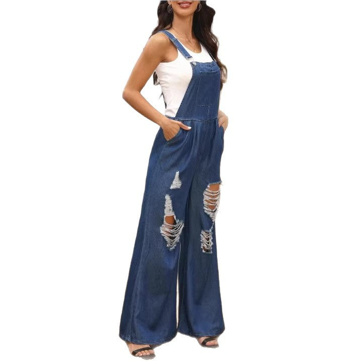 Damen weite Distressed-Latzhose mit verstellbaren Trägern und großen Knie-Rips Drune