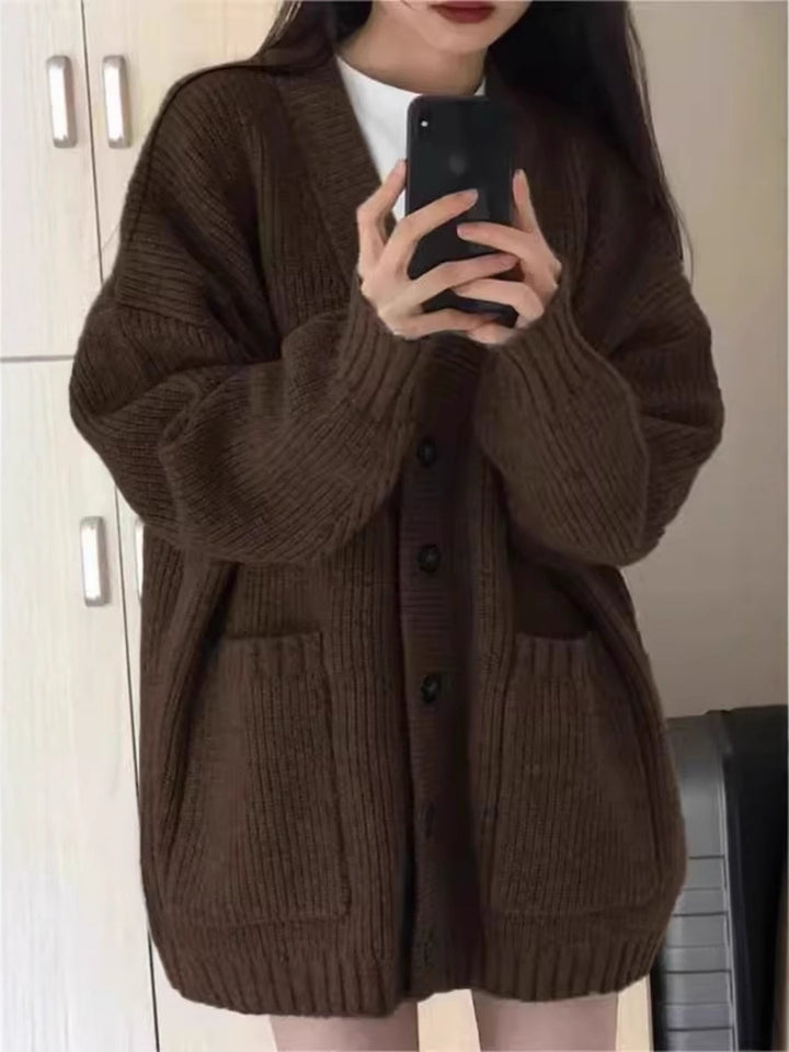 Damen Oversize Strickcardigan mit aufgesetzten Taschen und durchgehender Knopfleiste Drune