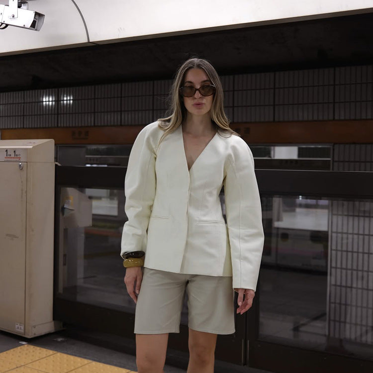 Damen Oversize-Blazer mit markanter Schulter und offener V‑Front Drune