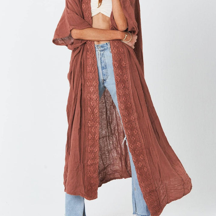 Damen luftiger Kaftan mit feiner Häkelverzierung und weitem Schnitt Drune