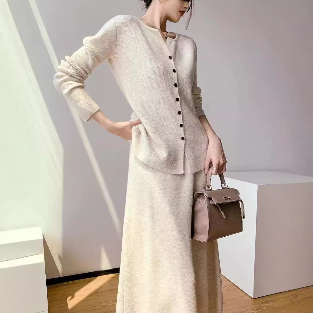 Damen elegantes Strickkleid mit femininer Silhouette und schickem V-Ausschnitt Drune