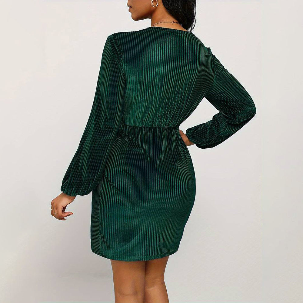 Damen Wickelkleid mit elegantem V-Ausschnitt und raffinierten Rüschendetails Drune