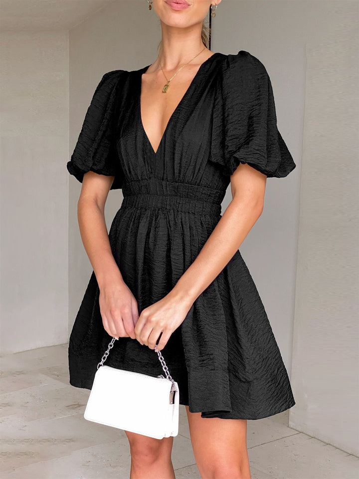Drune | Minikleid mit V-Ausschnitt und Puffärmeln für Damen