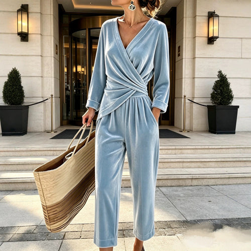 Damen Samt-Jumpsuit mit Wickeloberteil, taillierter Drapierung und weitem knöchellangem Bein Drune