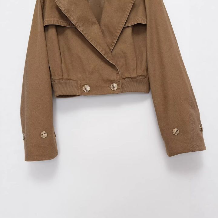 Damen Kurzjacke Trenchstil mit Schulterklappen tailliertem Rippbund und Zierknöpfen Drune