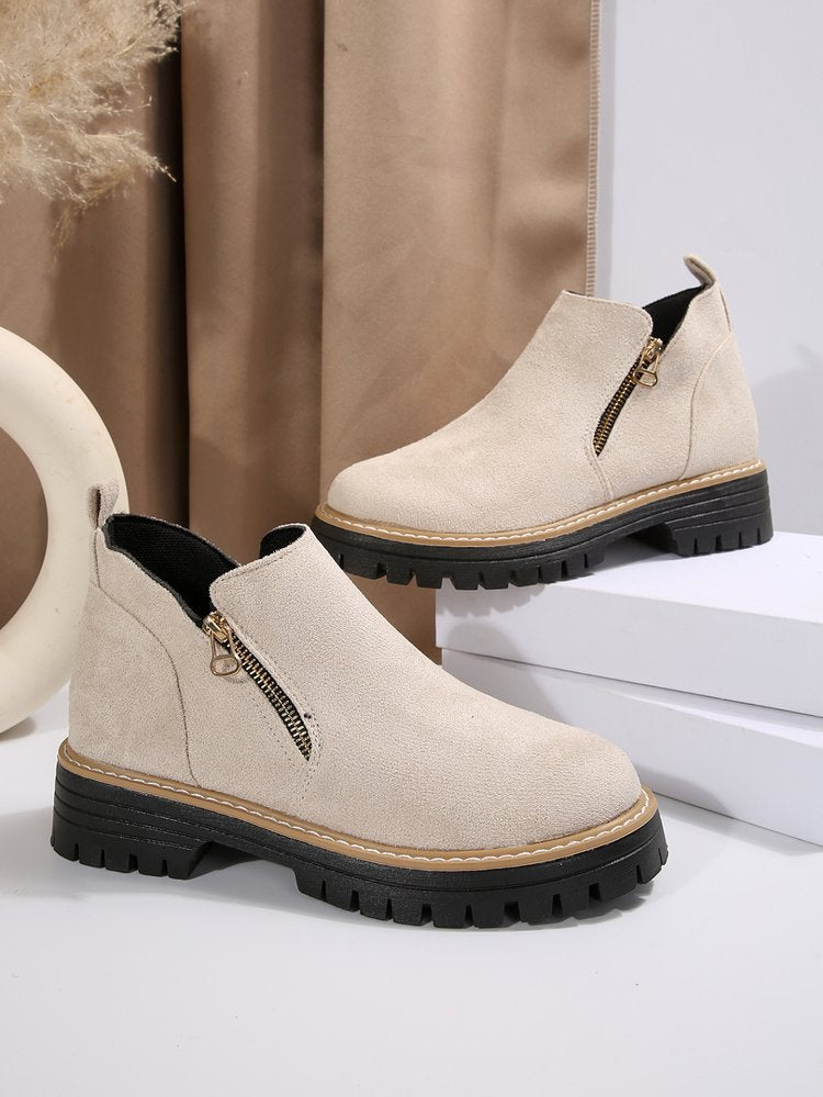 Damen Chelsea-Stiefelette mit profilierter Gummisohle und seitlichem Reißverschluss Drune