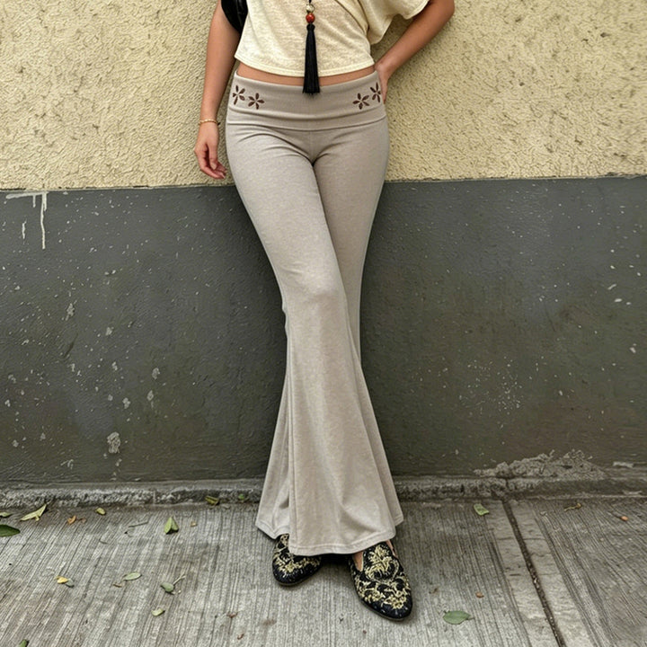 Damen nan Yogahose Flared mit Umschlagbund, komfortable Bootcut-Passform und Laser-Cut Blütendetail Drune