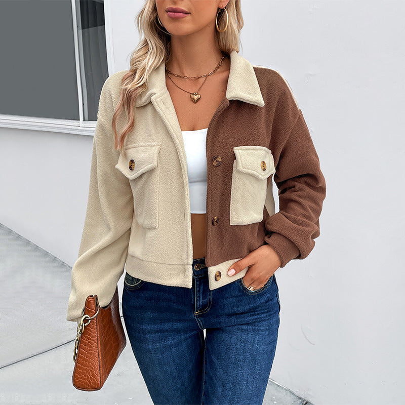 Damen Gekürzte Teddyjacke mit farbblockierten Ärmeln und Brusttaschen Drune