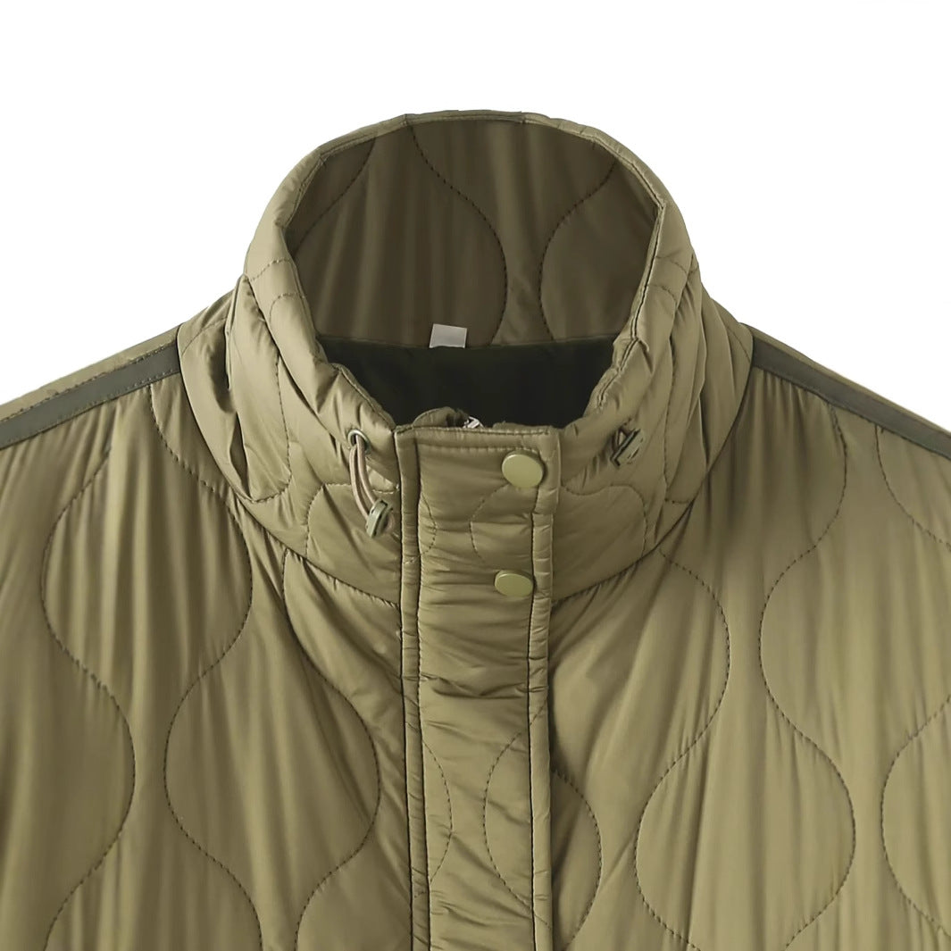 Damen nan gesteppte Kurzjacke mit hohem Stehkragen, großen Pattentaschen und Kordelzugsaum Drune