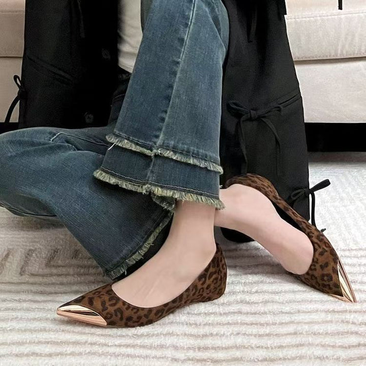 Damen Spitz zulaufende Ballerinas mit Leopardenmuster und metallischer Zehenkappe Drune