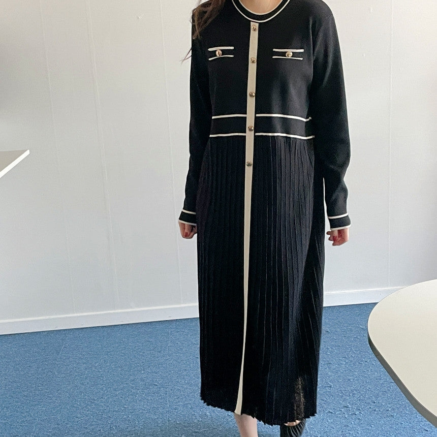 Damen Elegantes Longstrickkleid mit Kontrastpaspel, dekorativer Knopfleiste und plissiertem Rock Drune