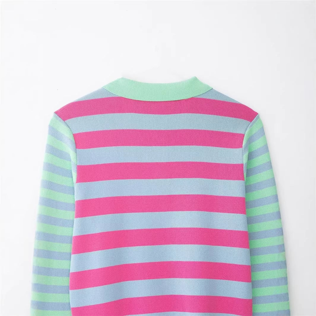 Damen Gestreifte Kurzstrickjacke mit Polokragen, kontrastierender Knopfleiste und Rippbündchen Drune