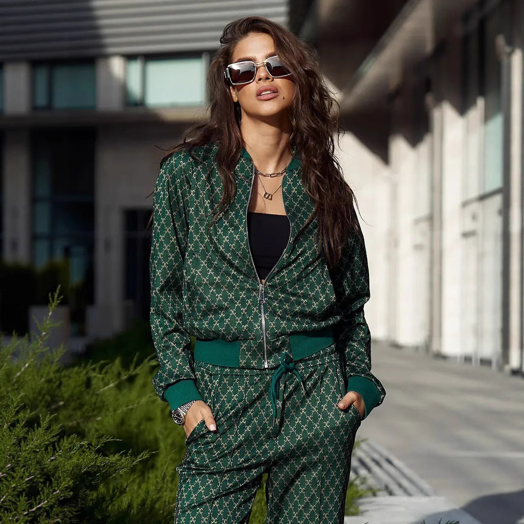 Damen jacquard Lounge-Set mit kurzer Bomberjacke und hochgeschnittener Kordelzug-Hose Drune