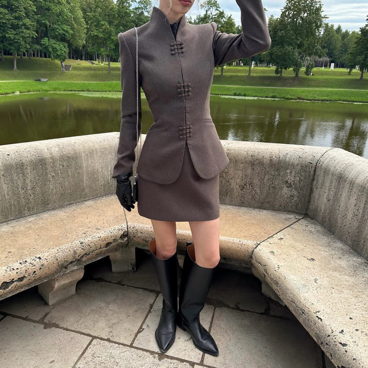 Damen Tailliertes Blazer‑Set mit Stehkragen, dekorativer Knopfleiste und Minirock Drune