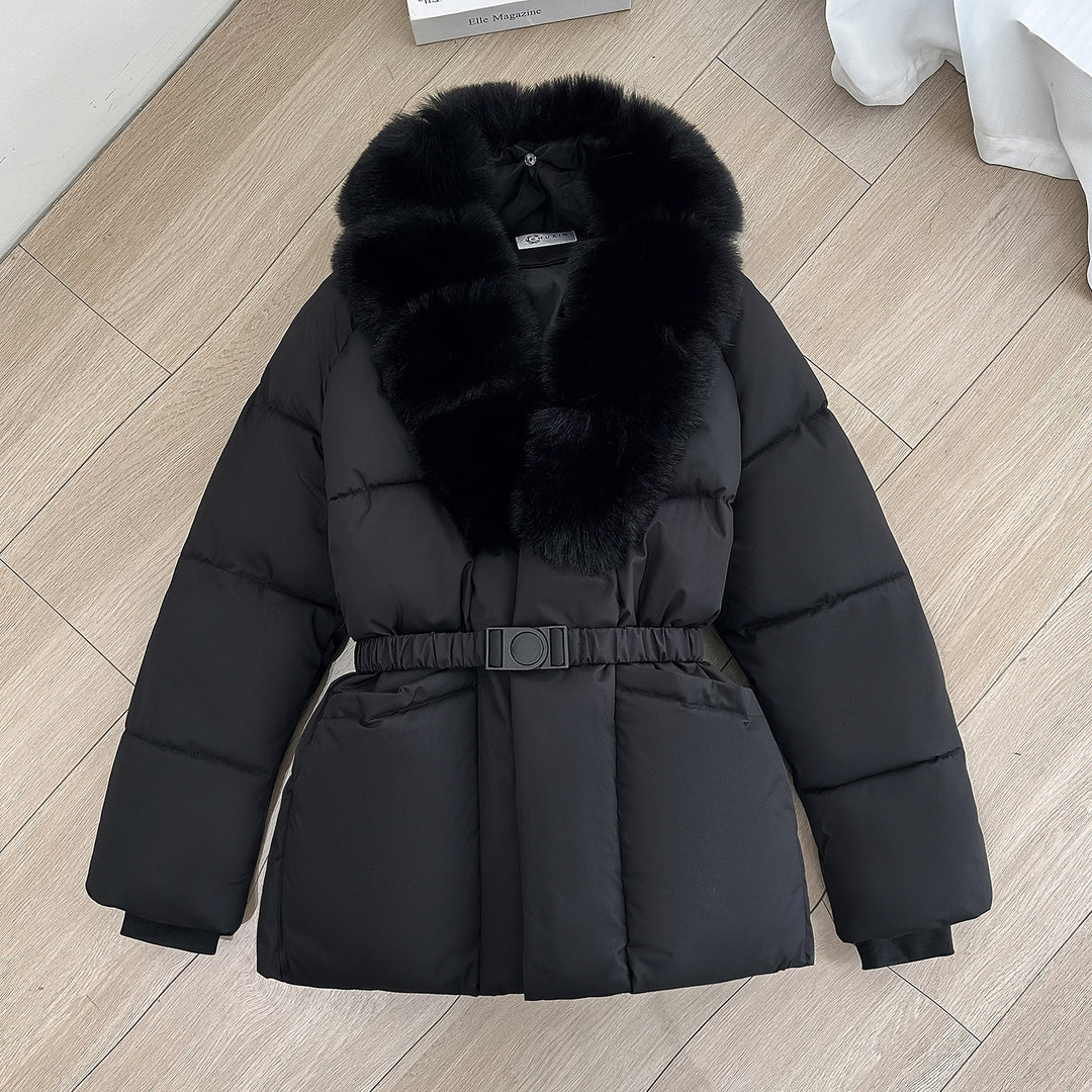Damen Taillierte Kurz-Steppjacke mit voluminösem Schalkragen aus Kunstfell und Ziergürtel Drune