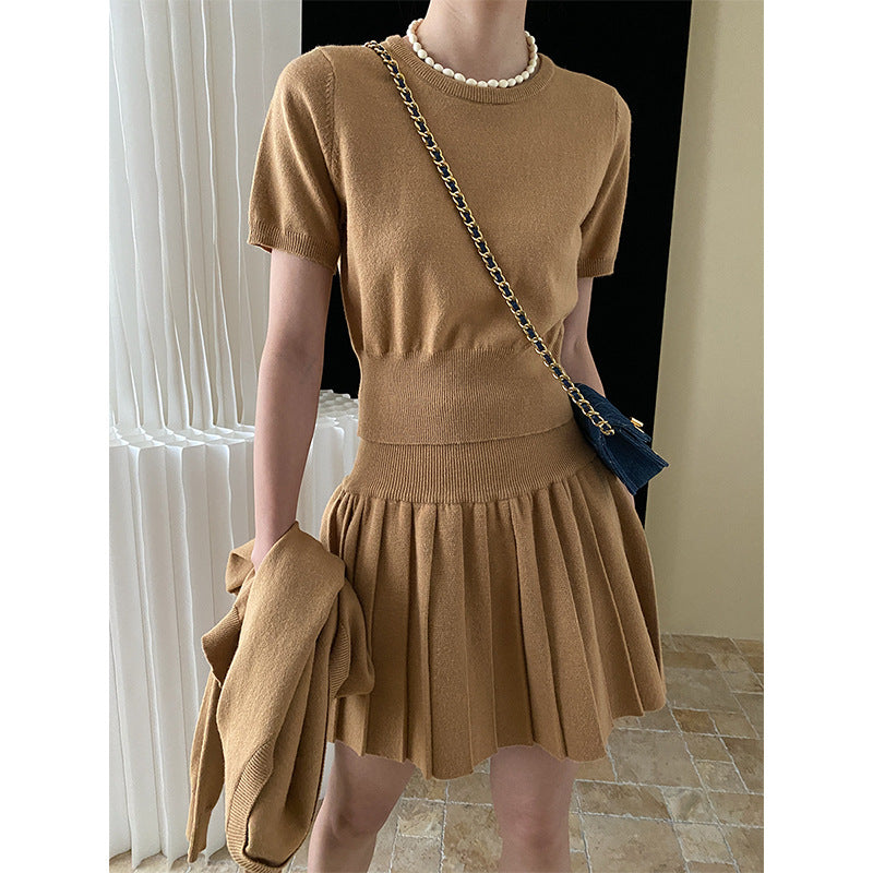 Damen Strickkleid mit passendem Cardigan und eleganten Details Drune