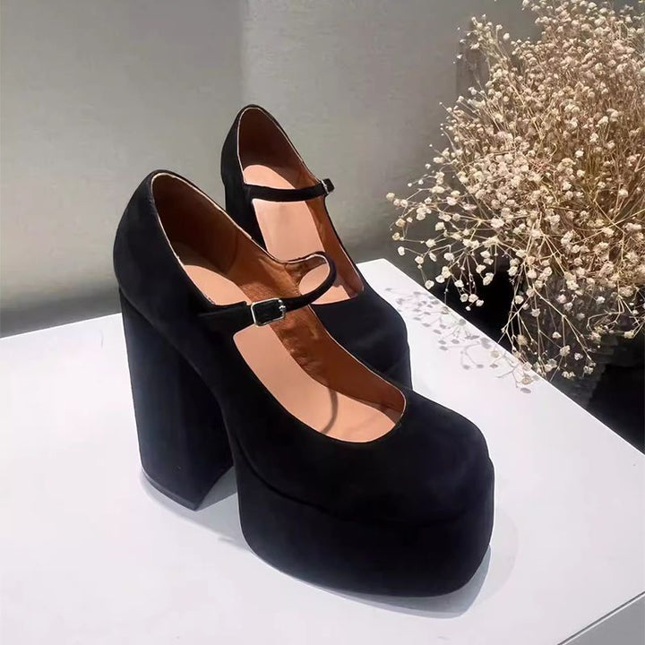 Damen Mary‑Jane Plateau‑Pumps mit skulpturiertem Blockabsatz und verstellbarem Riemen Drune