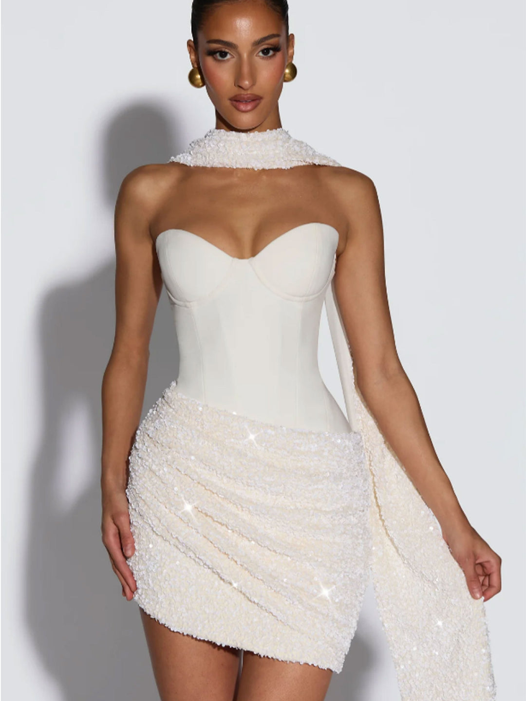 Damen Glamouröses Minikleid mit figurbetontem Bustier-Oberteil und eindrucksvollem Paillettenrock Drune