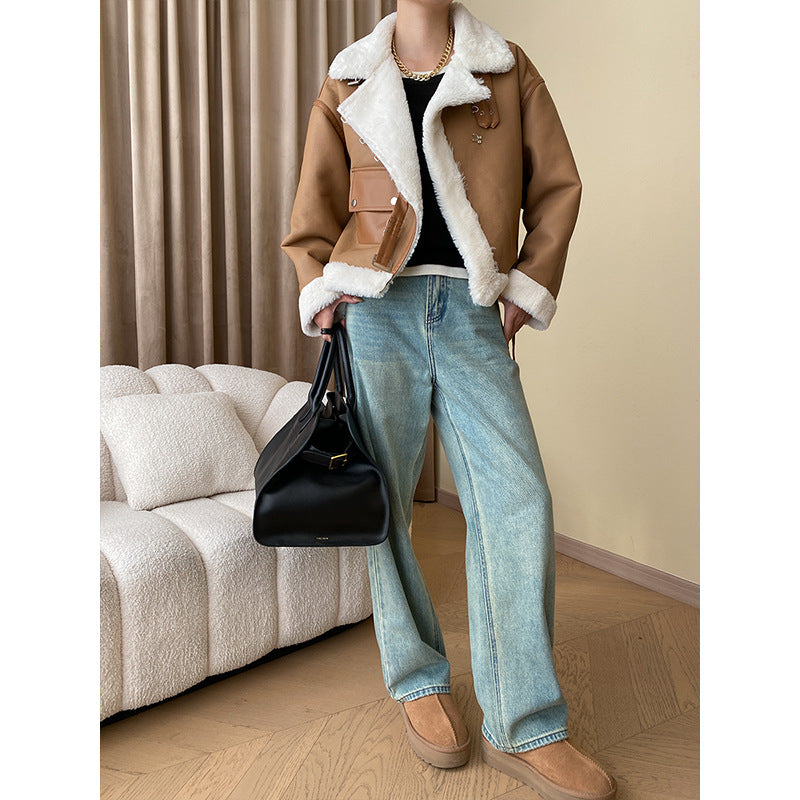 Damen Lammfelljacke mit cropped Schnitt und stilvollen Druckknöpfen Drune