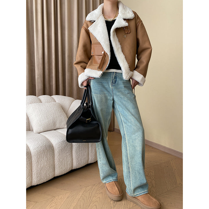 Damen Lammfelljacke mit cropped Schnitt und stilvollen Druckknöpfen Drune