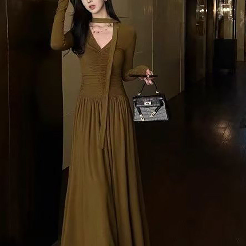 Damen elegantes Maxi-Kleid mit raffiniertem V-Ausschnitt und langen Ärmeln Drune