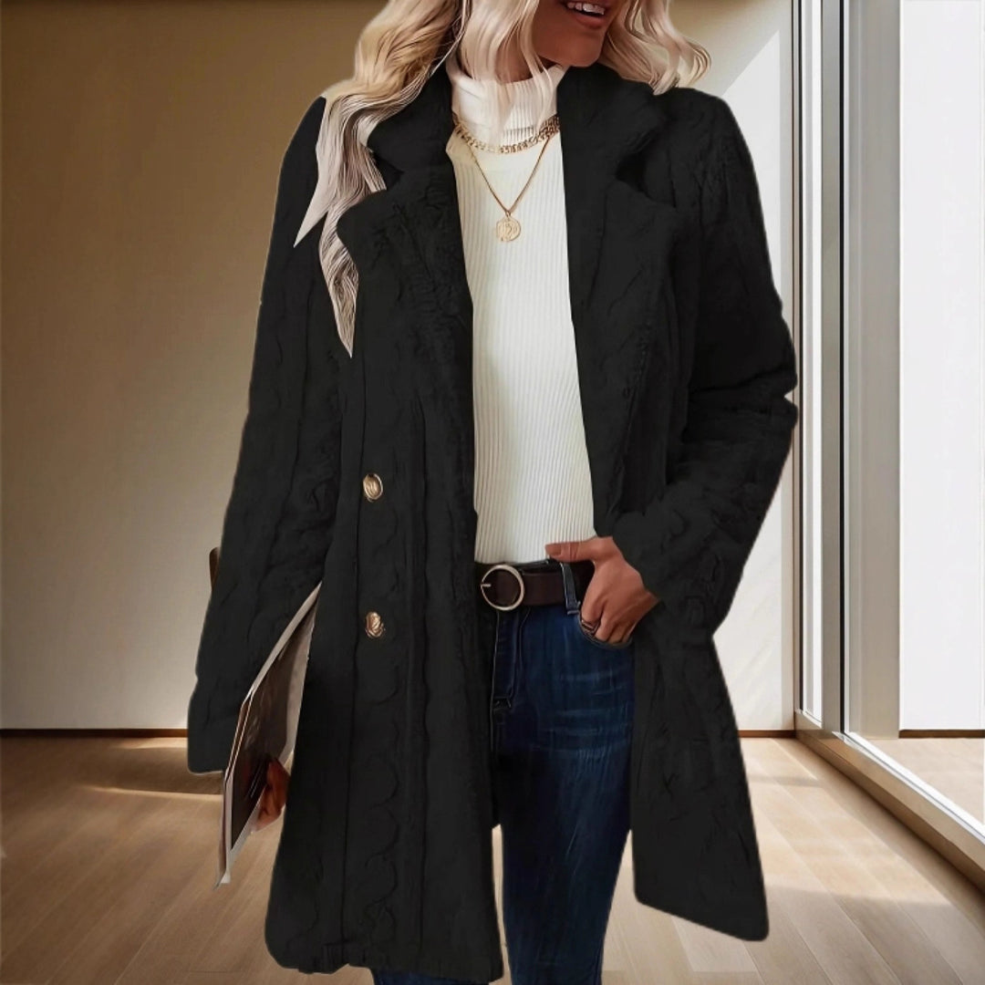 Damen Strickmantel mit besonderer Textur und eleganten Knopfdetails Drune