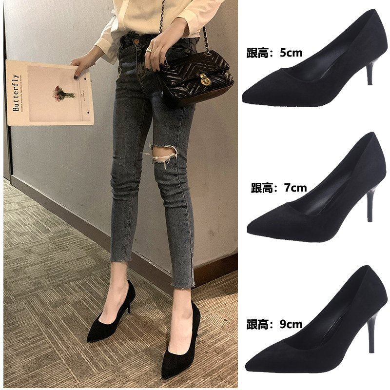 Damen Samtige spitze Pumps mit schmalem Stilettoabsatz und Komfortfußbett Drune