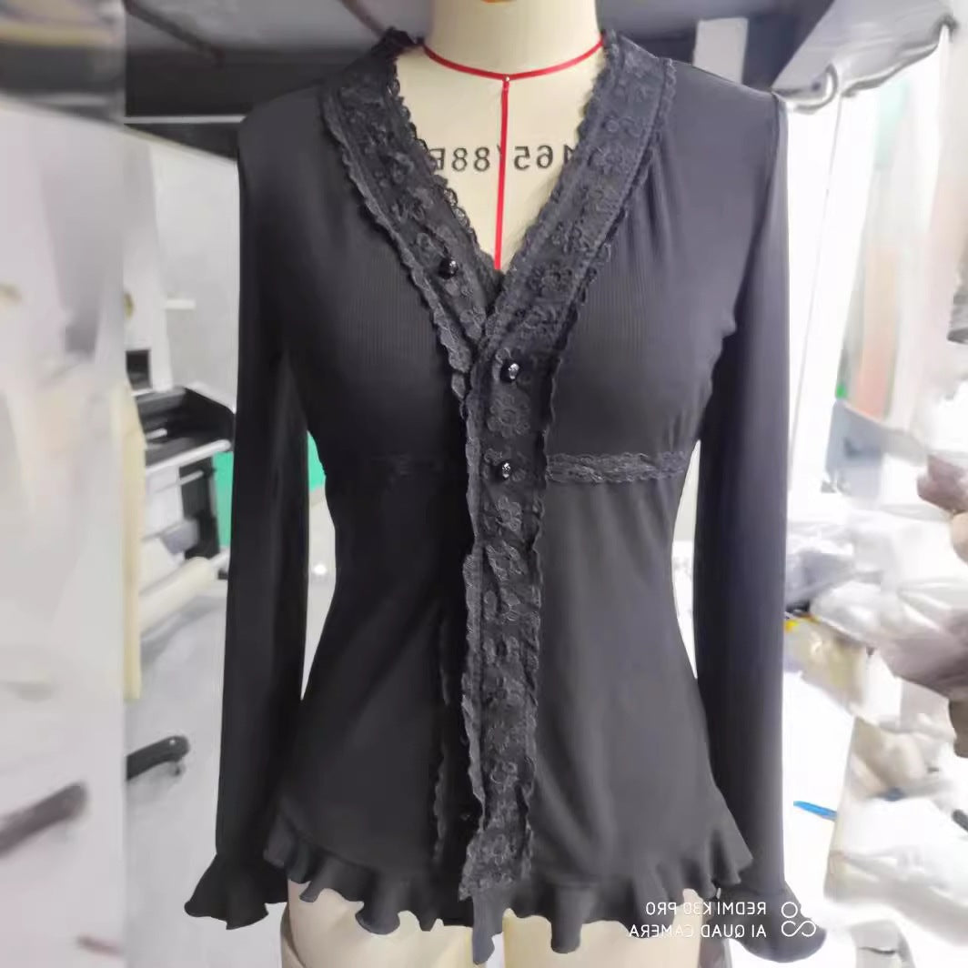 Damen Strickoberteil mit romantischem Spitzenbesatz und Rüschendetails Drune