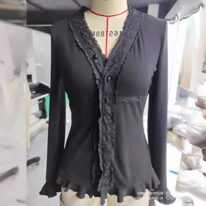 Damen Strickoberteil mit romantischem Spitzenbesatz und Rüschendetails Drune